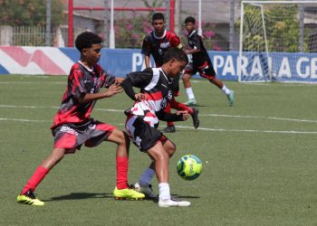 Candelaria alza el trofeo de campeón en Golea IV