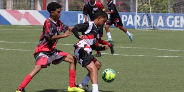 Candelaria alza el trofeo de campeón en Golea IV