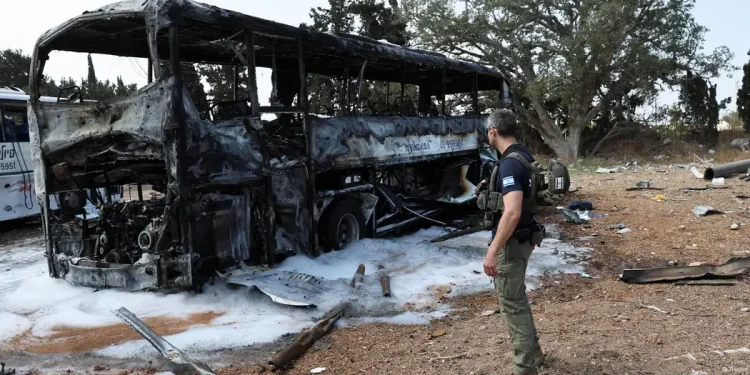 Irán afirma haber alcanzado un centro del Mosad en Tel Aviv