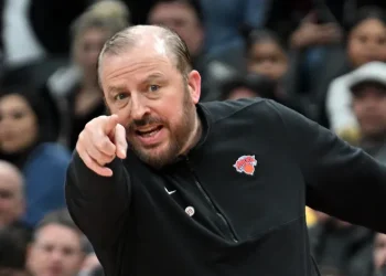 Knicks despiden a Thibodeau tras caer en finales del Este
