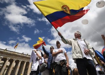 Más de 80 organizaciones advierten sobre el riesgo que enfrenta la democracia en Colombia