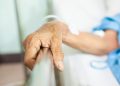 Denuncian suplantación de identidad para cambiar de EPS a hombre con parálisis cerebral en Santa Marta