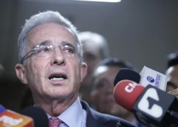 Álvaro Uribe advierte: “Inteligencia internacional me informa de otro atentado en mi contra”