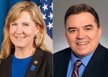 A tiros asesinaron a la senadora demócrata Melissa Hortman y su esposo