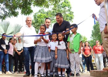 Estudiantes de Culebro en Campeche gozan de una escuela renovada