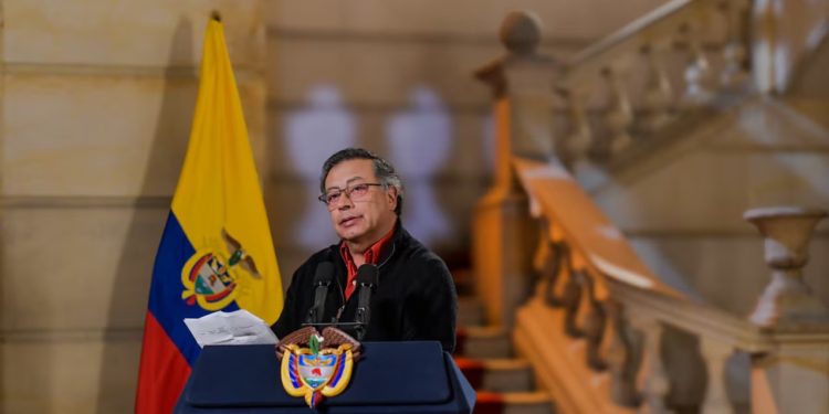 Expresidentes latinoamericanos acusan a Petro de amenazar la democracia colombiana