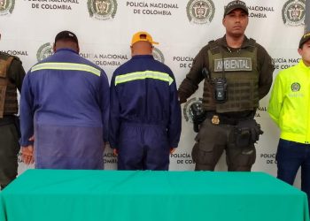 Los pillaron contaminando la ciénaga de Mallorquín: capturan a dos hombres con camión cisterna