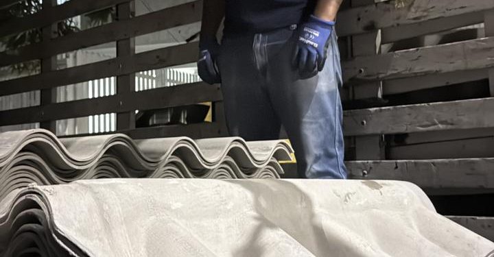 Alcaldía de Barranquilla entrega ayuda humanitaria a familias afectadas por vendaval y fuertes lluvias