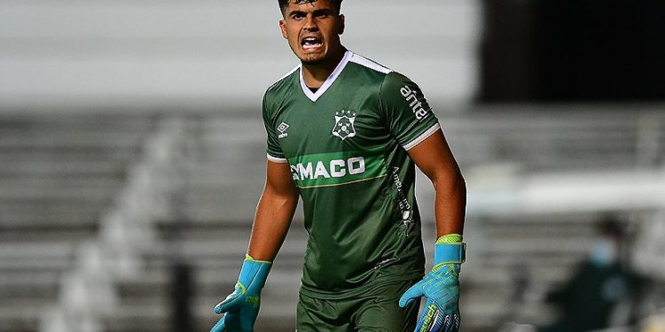 Mauro Silveira, el elegido para el arco tiburón