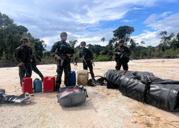Le cortan las alas al oro ilegal: Colombia y Brasil destruyen 34 dragas en plena Amazonía