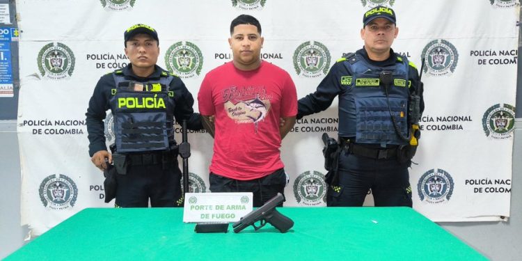En Soledad capturan a hombre con pistola y orden judicial por homicidio