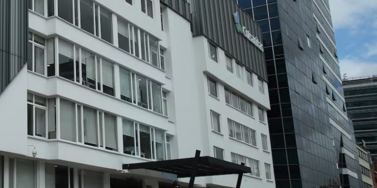 Corte Constitucional cuestiona intervención del Gobierno a EPS Sanitas