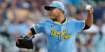 José Quintana sigue sólido en la lomita: Sexta victoria de la temporada con los Cerveceros