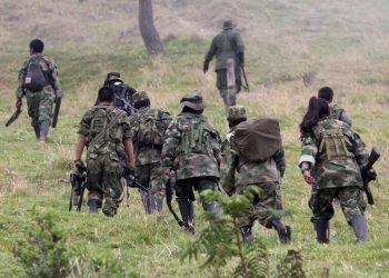Grupos armados obligan a marchar en Cauca bajo amenaza de multa