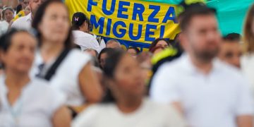 Barranquilla oró con el corazón en alto por la salud de Miguel Uribe