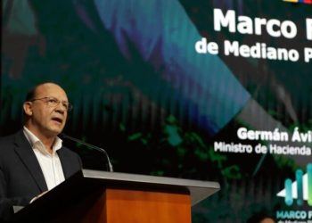 Gobierno activa cláusula de escape, suspende regla fiscal y anuncia nueva reforma tributaria