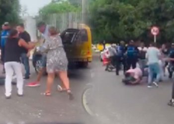 Bochornosa pelea en la Calle 30: Tránsito de Soledad abre investigación contra agentes implicados