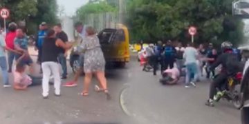 Bochornosa pelea en la Calle 30: Tránsito de Soledad abre investigación contra agentes implicados