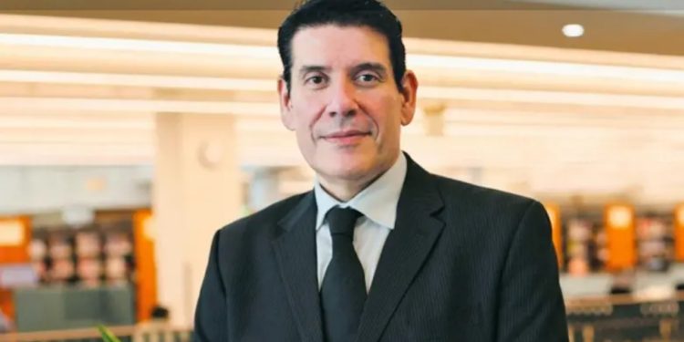 Mauricio Gaona: La consulta popular es solo un distractor; el verdadero objetivo es la asamblea constituyente