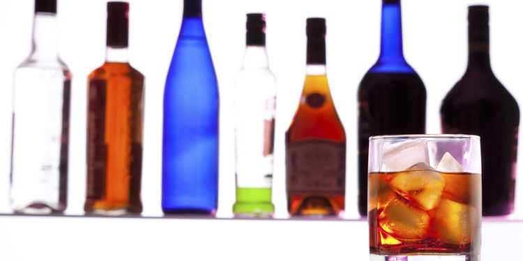 Nueve muertos y 27 intoxicados en Jordania por consumo de alcohol adulterado con metanol