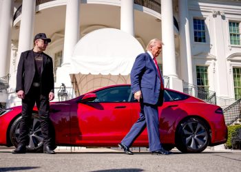 Trump evalúa vender el Tesla que compró a Elon Musk tras ruptura pública