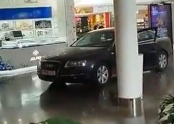 Asalto cinematográfico a joyería dentro de centro comercial en Madrid