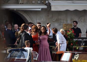 La boda de Jeff Bezos y Lauren Sánchez paraliza Venecia: desfile de celebridades y protestas