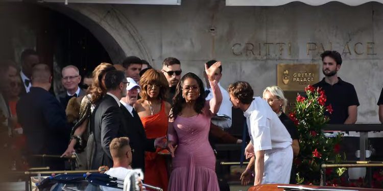 La boda de Jeff Bezos y Lauren Sánchez paraliza Venecia: desfile de celebridades y protestas