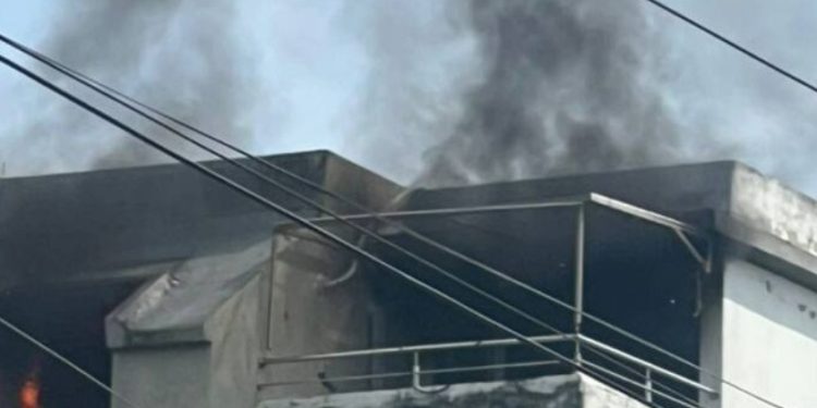 Explosión en conjunto residencial de Villa San Pedro estaría relacionada con sustancias ilícitas, según la Policía