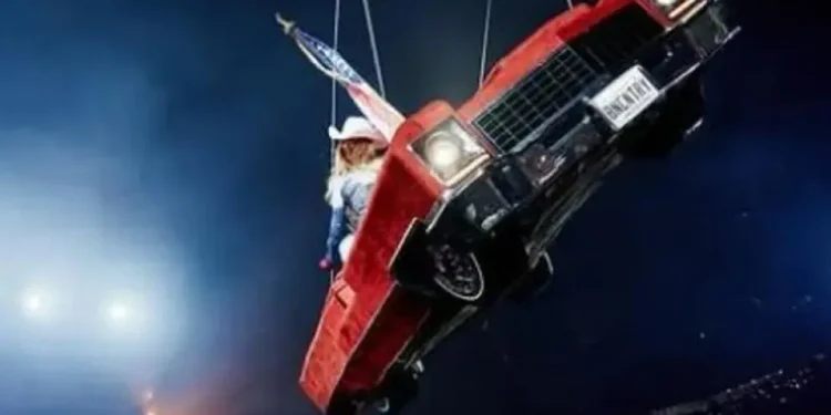 Coche “volador” de utilería se inclina durante concierto de Beyoncé en Houston