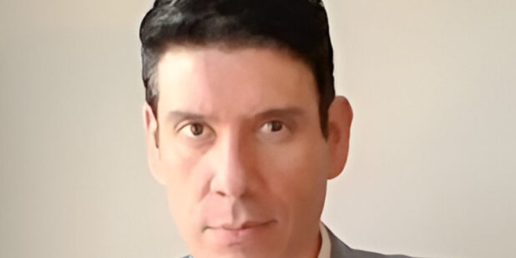 Mauricio Gaona advierte: “Colombia está al borde de un autoritarismo constitucional”