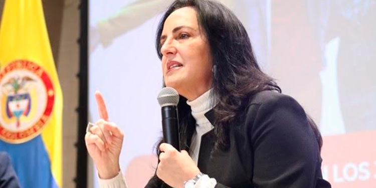 María Fernanda Cabal denuncia penalmente a 19 ministros y altos funcionarios por decreto de consulta popular