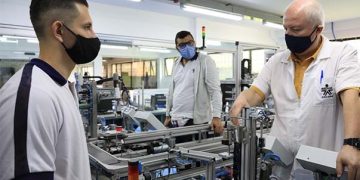 Empresarios alertan sobre alza del 105% en costos por contrato de aprendizaje