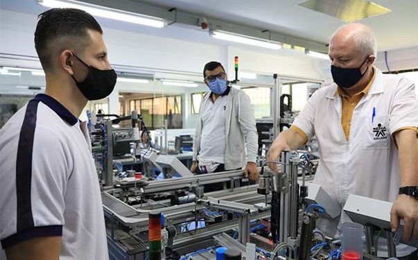 Empresarios alertan sobre alza del 105% en costos por contrato de aprendizaje