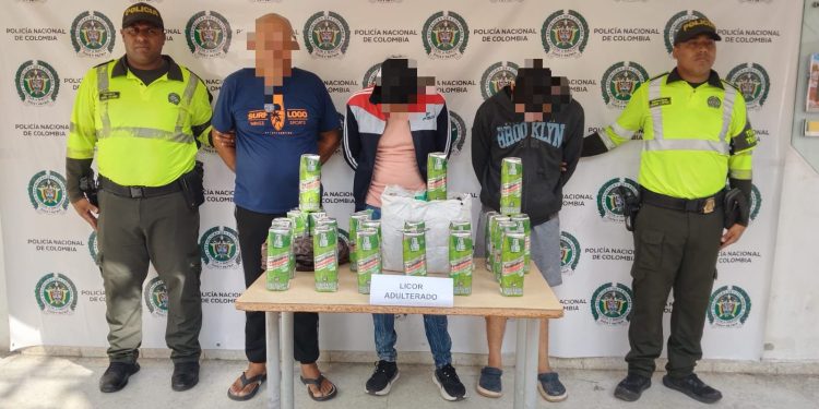 Caen tres en operativo contra licor adulterado en vía Barranquilla–Santa Marta