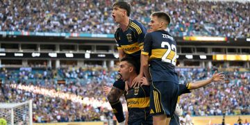 Otamendi apaga el ímpetu de Boca en su debut mundialista