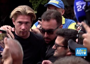 De Bruyne enloquece Nápoles con su llegada como nuevo refuerzo