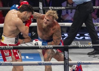 Jake Paul venció a Chávez Jr. por decisión unánime