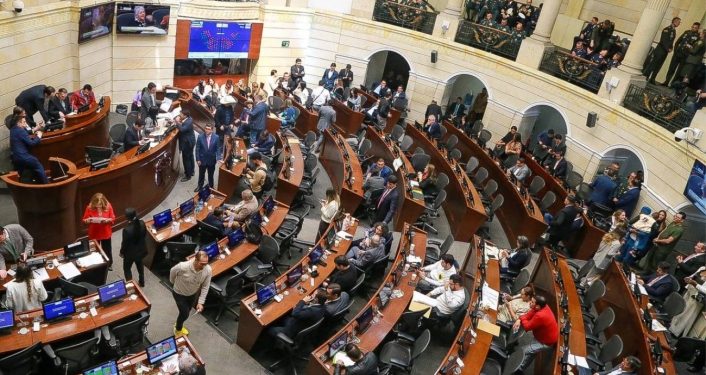 Senado hunde ponencia alternativa de la reforma laboral presentada por Aída Avella