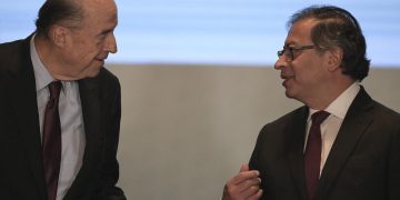 “El presidente no es Petro, es Benedetti”: explosivas declaraciones de Álvaro Leyva reavivan tormenta política