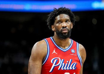Joel Embiid rompe el silencio: “Sé quién traicionó al equipo, pero no lo diré”