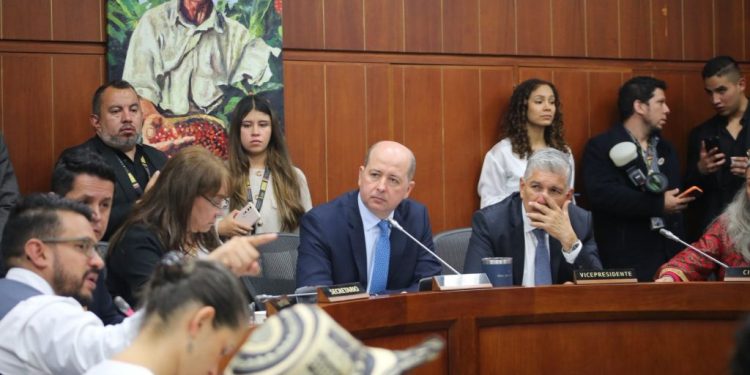 Comisión Quinta fortalece la legislación ambiental, el sector agropecuario y la seguridad energética