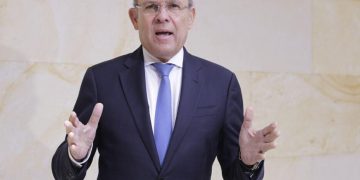 Corte Suprema abre investigación previa contra Efraín Cepeda por votación de la consulta popular