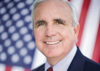 “Estamos con el pueblo colombiano amante de la libertad, no con el matón narcoterrorista socialista que vive en Casa de Nariño”: congresista estadounidense Carlos Giménez