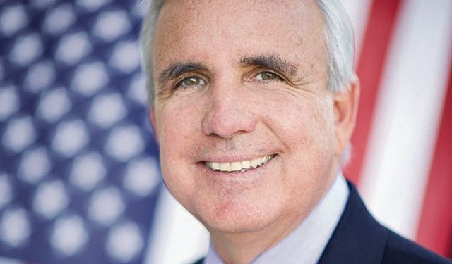 “Estamos con el pueblo colombiano amante de la libertad, no con el matón narcoterrorista socialista que vive en Casa de Nariño”: congresista estadounidense Carlos Giménez