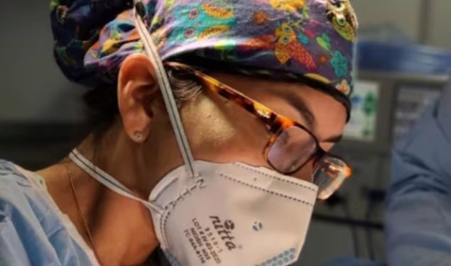 Cirujana señalada por caso en Pereira rompe el silencio: “Jamás he negado atención por razones políticas”