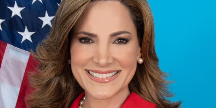 María Elvira Salazar responde a congresistas colombianos: “No me quedaré callada”