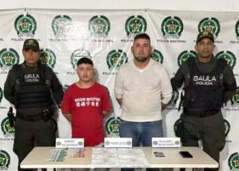 Capturan a dos presuntos extorsionistas de ‘Los Costeños’ que entregaban panfletos en taxi en el Centro de Barranquilla