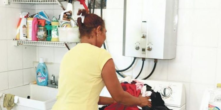 Trabajo doméstico tendrá nuevas reglas: contrato escrito y registro obligatorio