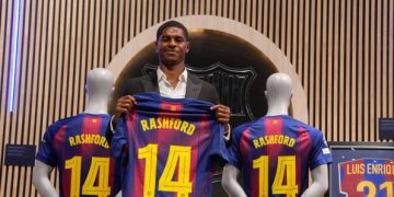Marcus Rashford presentado oficialmente con la camiseta del Barça